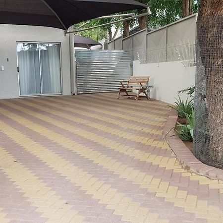 Feather Self Catering Accommodation Windhoek Luaran gambar