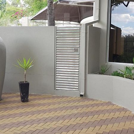 Feather Self Catering Accommodation Windhoek Luaran gambar