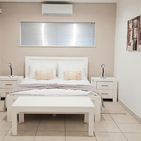 Feather Self Catering Accommodation Windhoek Luaran gambar